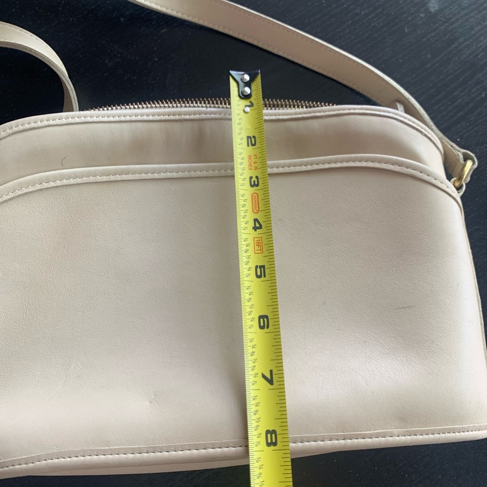 Coach Adjustable strap small shoulder bag - Picture 9 of 10